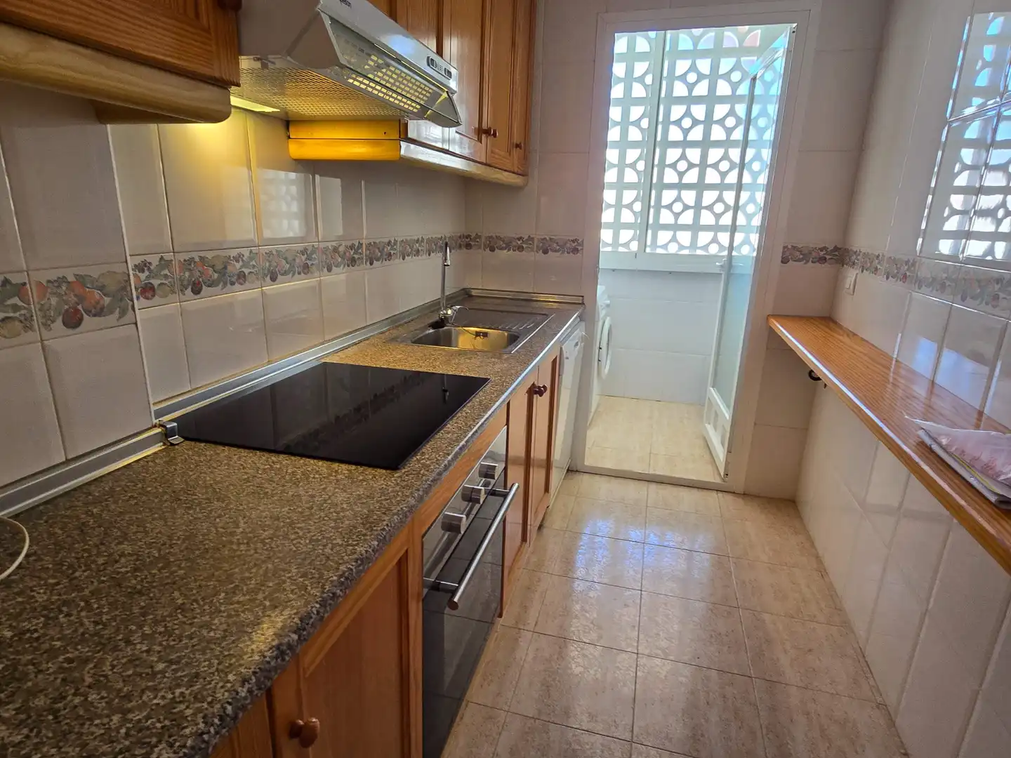 Cocina de Apartamento de alquiler en Santa Pola con Aire acondicionado, Terraza y Trastero