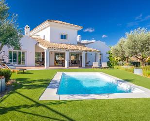 Vista exterior de Casa o xalet de lloguer en Casares amb Terrassa i Piscina