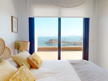 Penthouse with pool for sale in Isla del Fraile