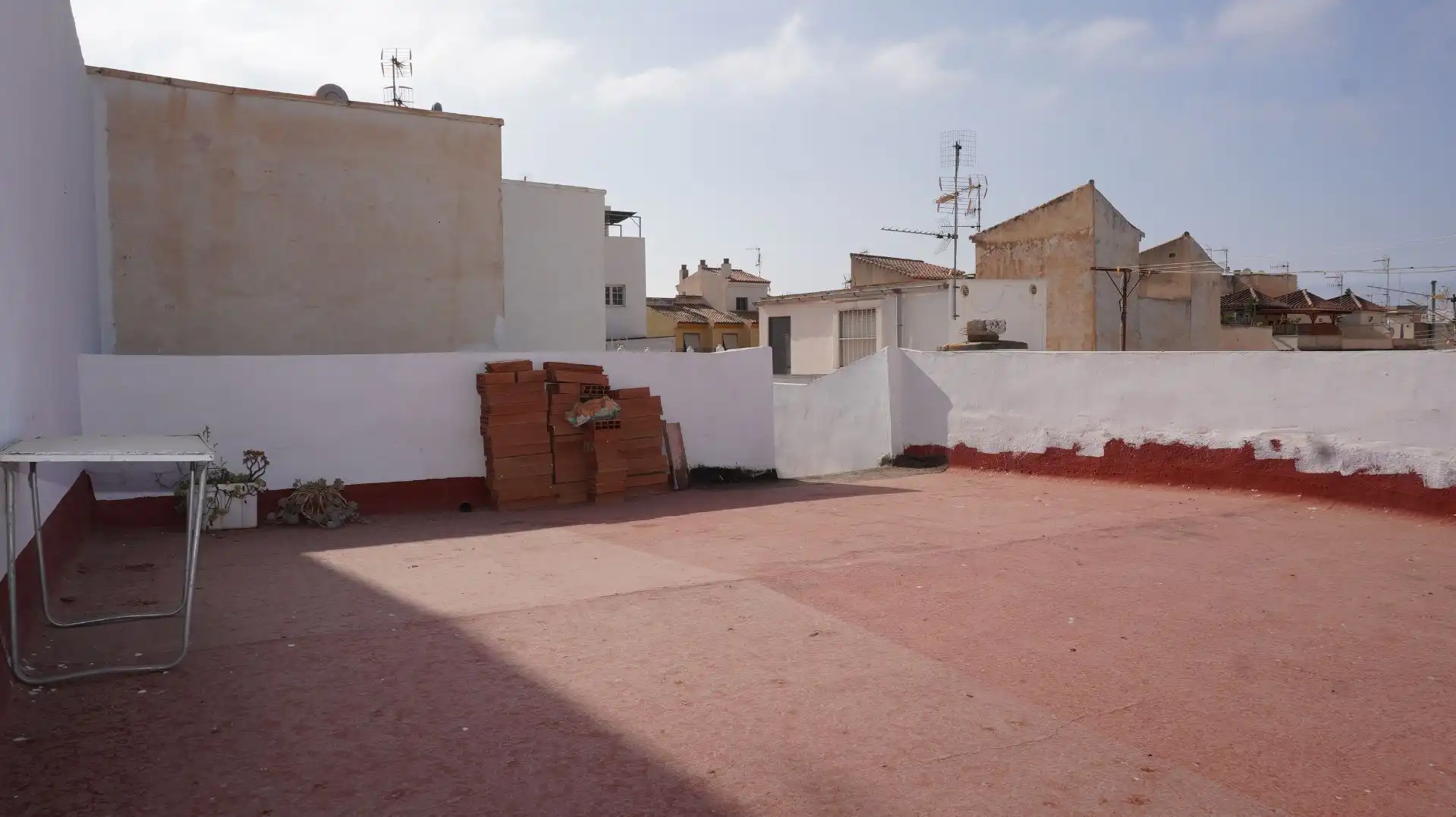 Vista exterior de Casa adosada en venda en Motril amb Terrassa i Moblat