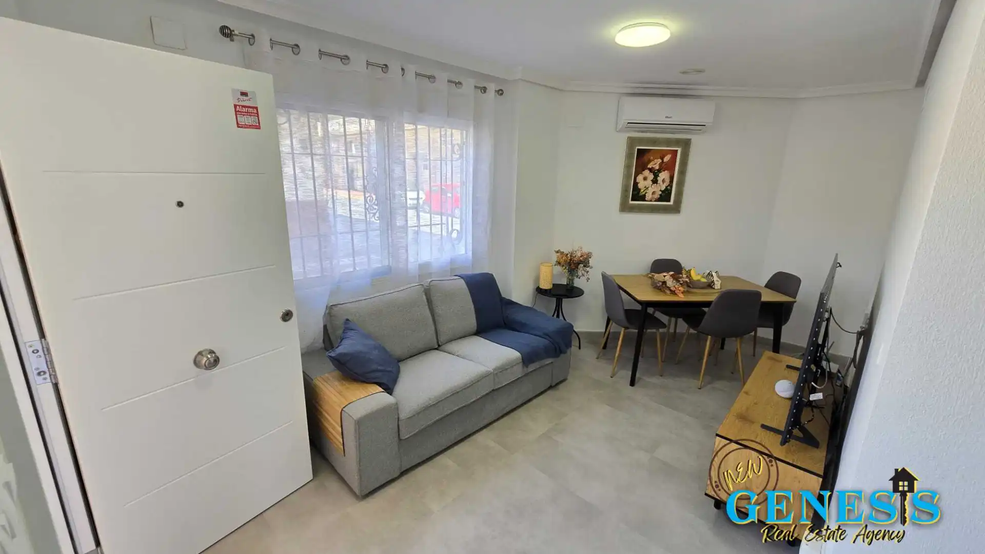Habitación de Apartamento en venta en Torrevieja con Aire acondicionado, Amueblado y Horno