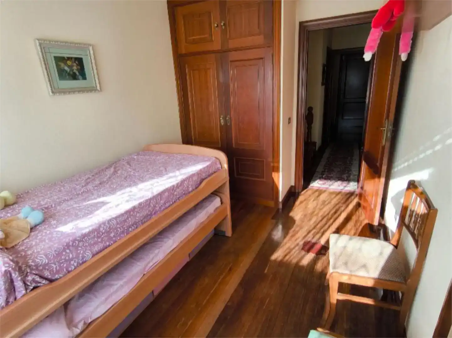 Habitación de Casa adosada en venta en Vigo  con Parquet, Trastero y Amueblado