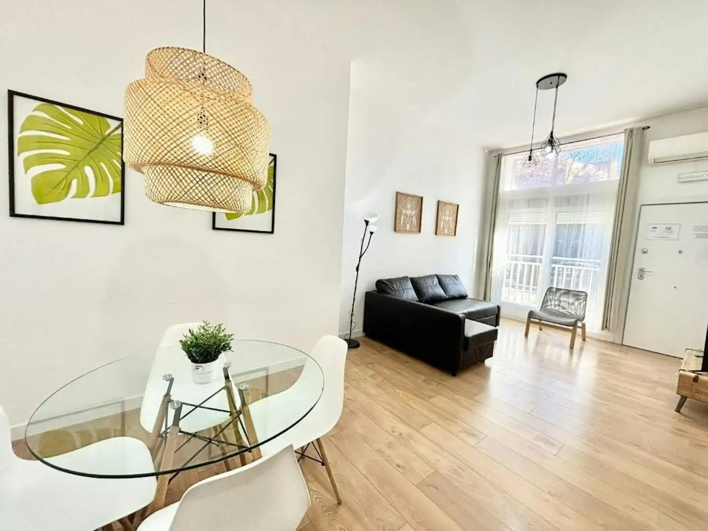 Living room of Flat for rent in Madrid  with Air Conditioner, Heating and Furnished