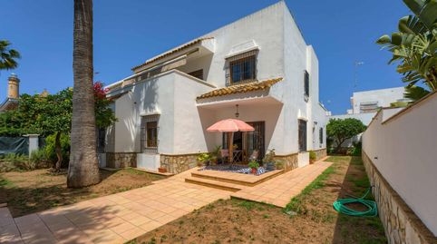 Foto 2 de Casa o xalet en venda a Avenida del Faro, 8, Playa de la Regla, Chipiona