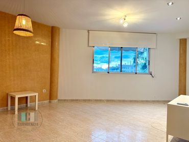 Appartamento con ascensore in affitto a Calle Miguel Peris I Segarrra 60