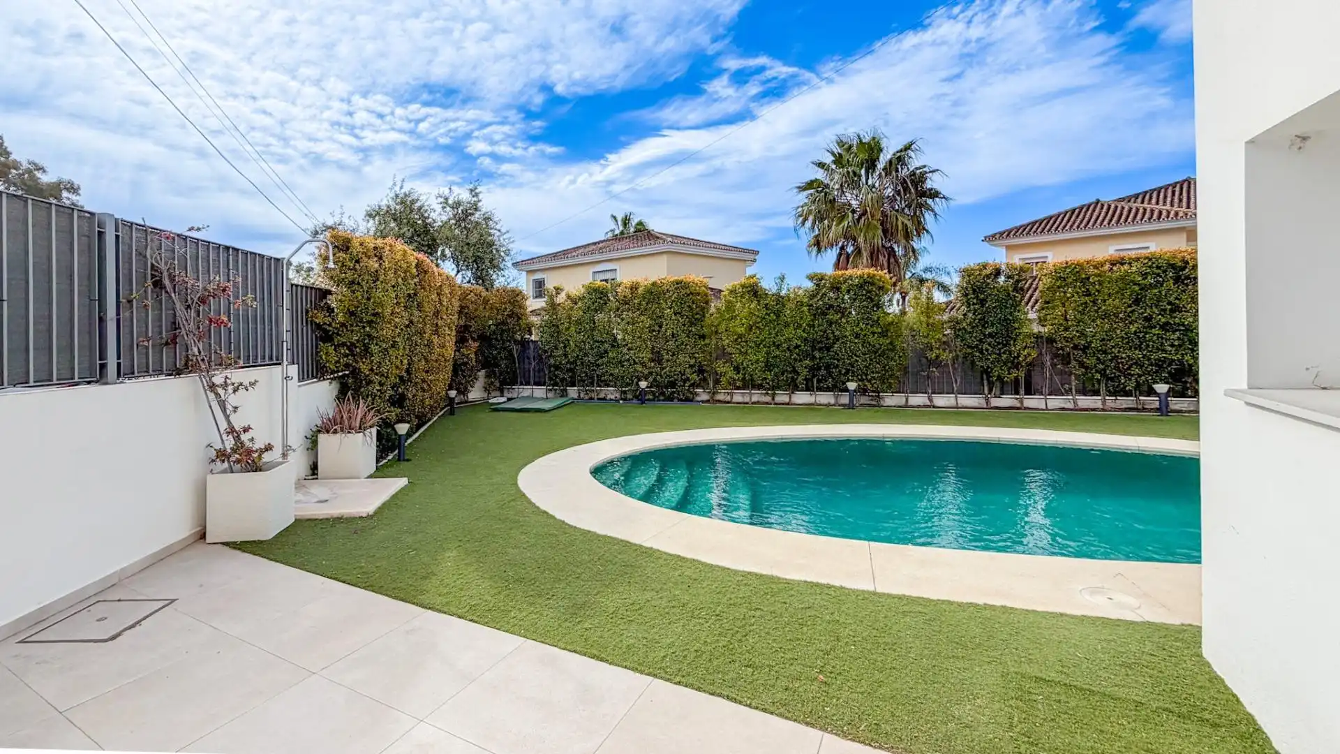 Piscina de Casa o xalet en venda en Benalmádena amb Aire condicionat, Jardí privat i Terrassa