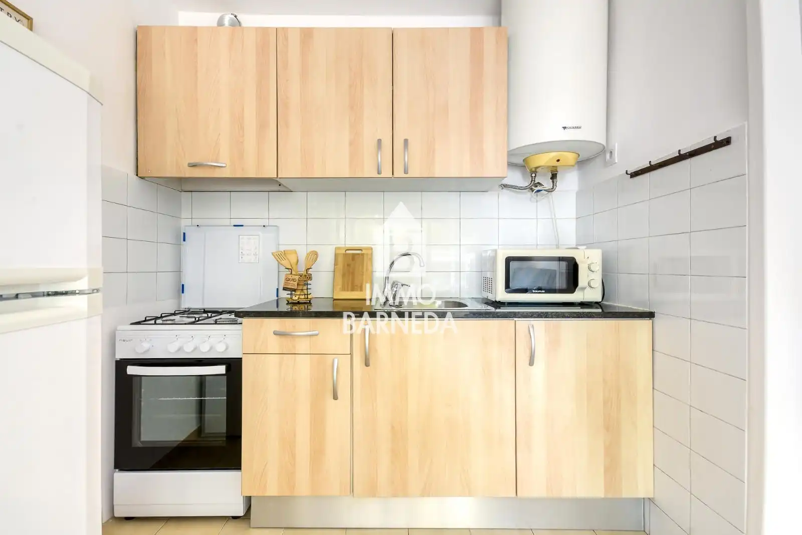Küche von Wohnung zum Verkauf in Empuriabrava mit Terrasse, Möbliert und Mikrowelle