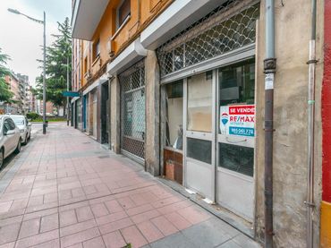 Local comercial en venta en Calle Calle Ramón Pérez de Ayala 13