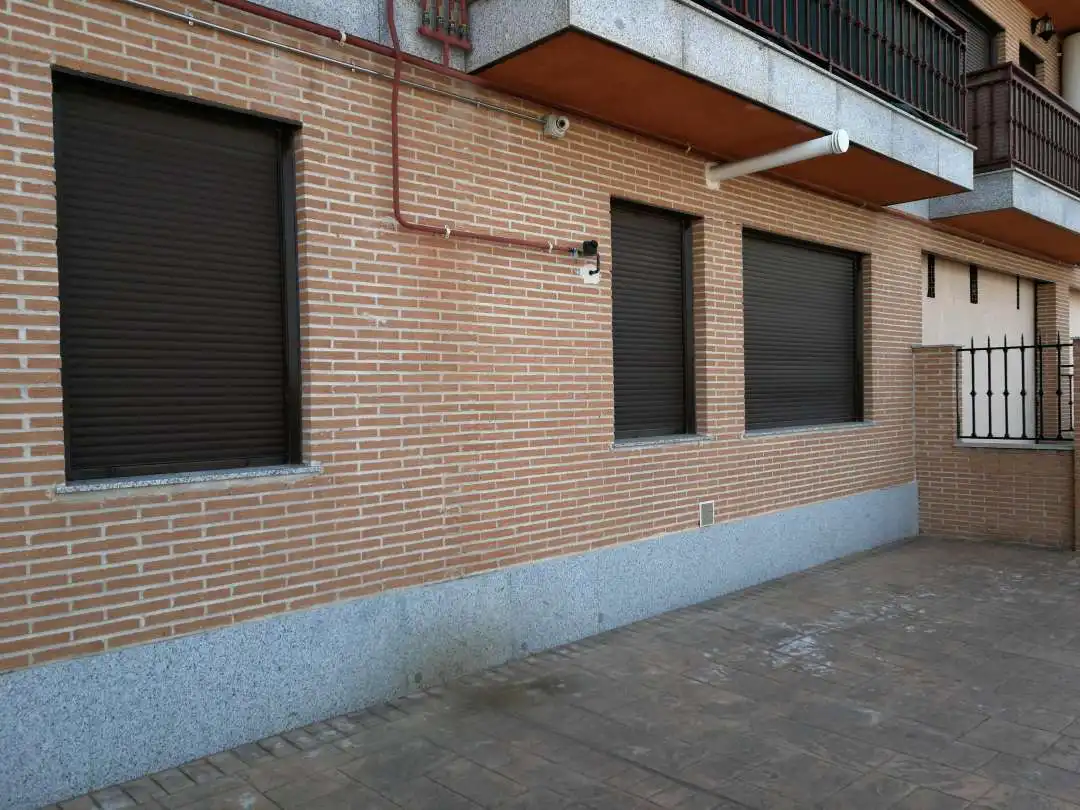 Vista exterior de Pis en venda en Yuncler amb Calefacció i Traster