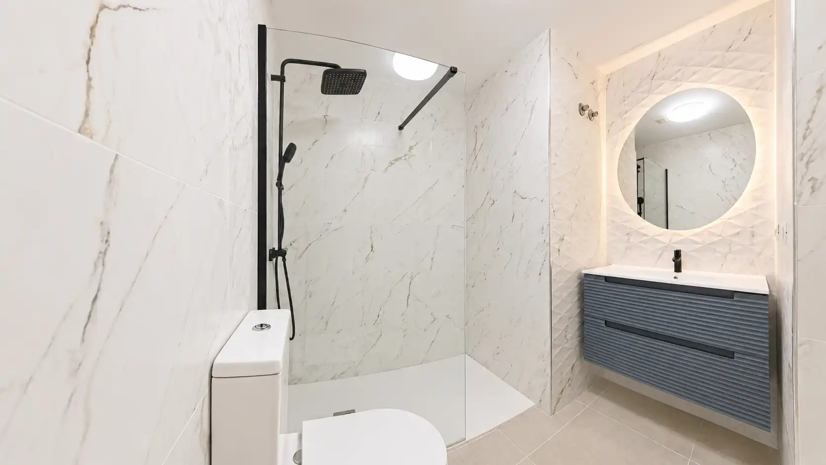 Badezimmer von Wohnungen zum Verkauf in Arona mit Terrasse, Ofen und Waschmaschine