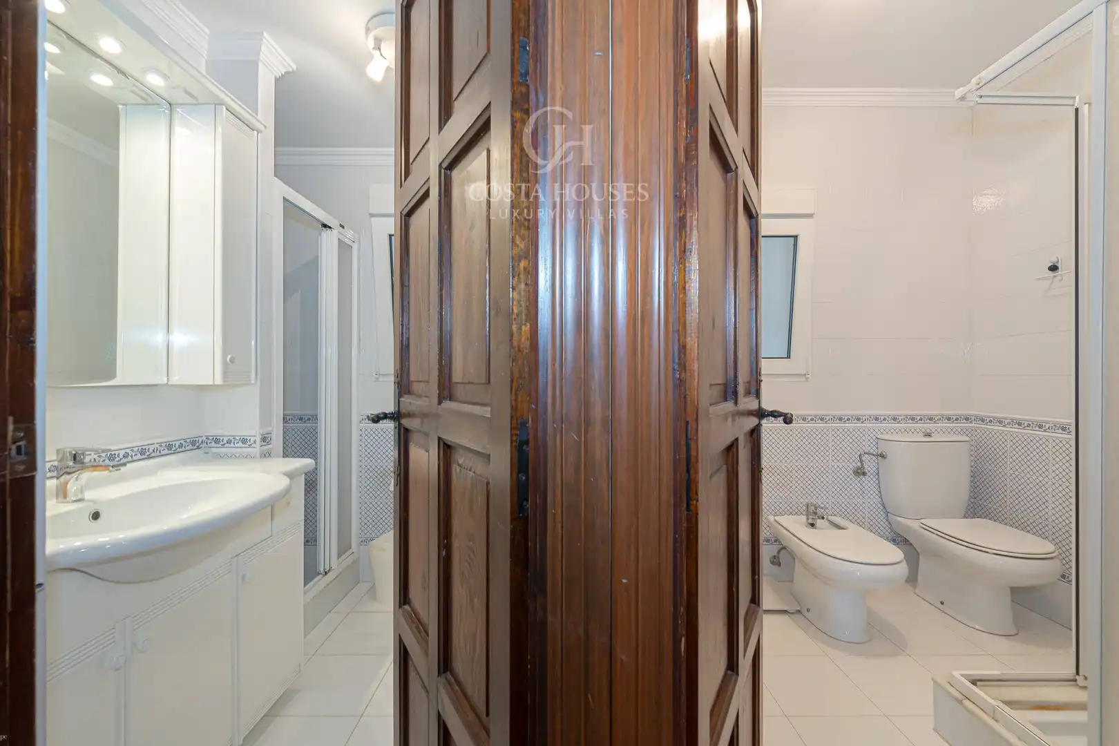 Bathroom of Houses for sale in Dénia  with Air Conditioner, Heating and Private garden