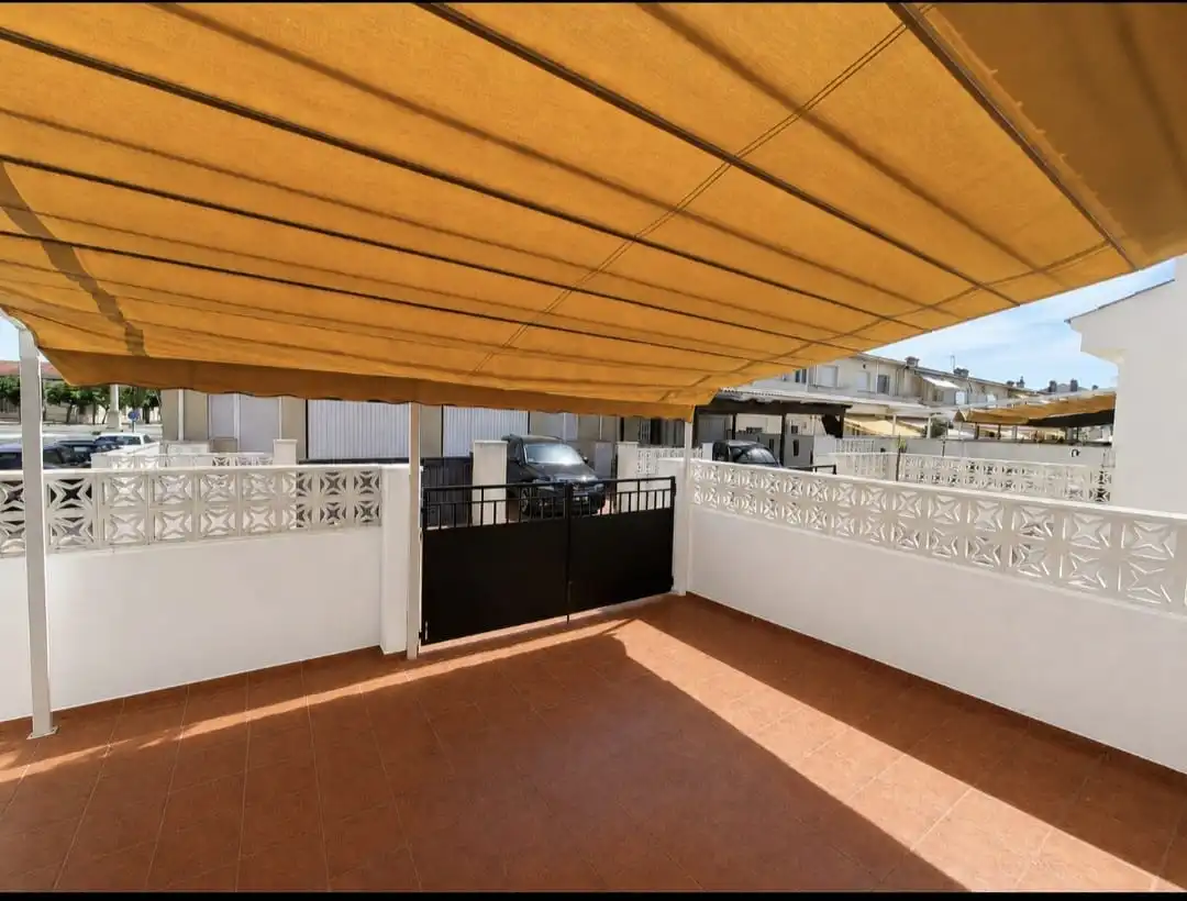 Terrassa de Casa adosada en venda en Vinaròs amb Aire condicionat, Calefacció i Jardí privat