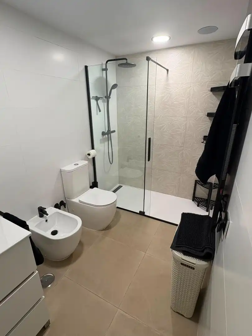 Bathroom of Flat for rent in Torremolinos