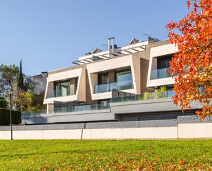 Exterior view of Single-family semi-detached for sale in  Pamplona / Iruña  with Heating, Terrace and Storage room