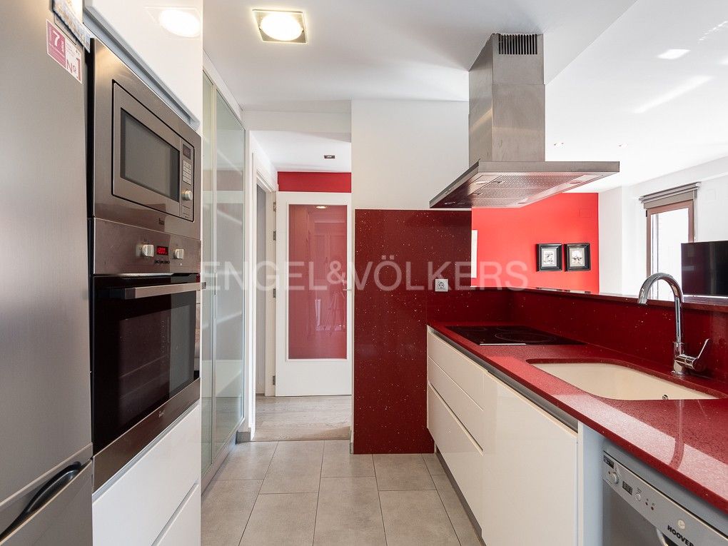 Cuina de Pis de lloguer en  Valencia Capital amb Aire condicionat, Calefacció i Moblat