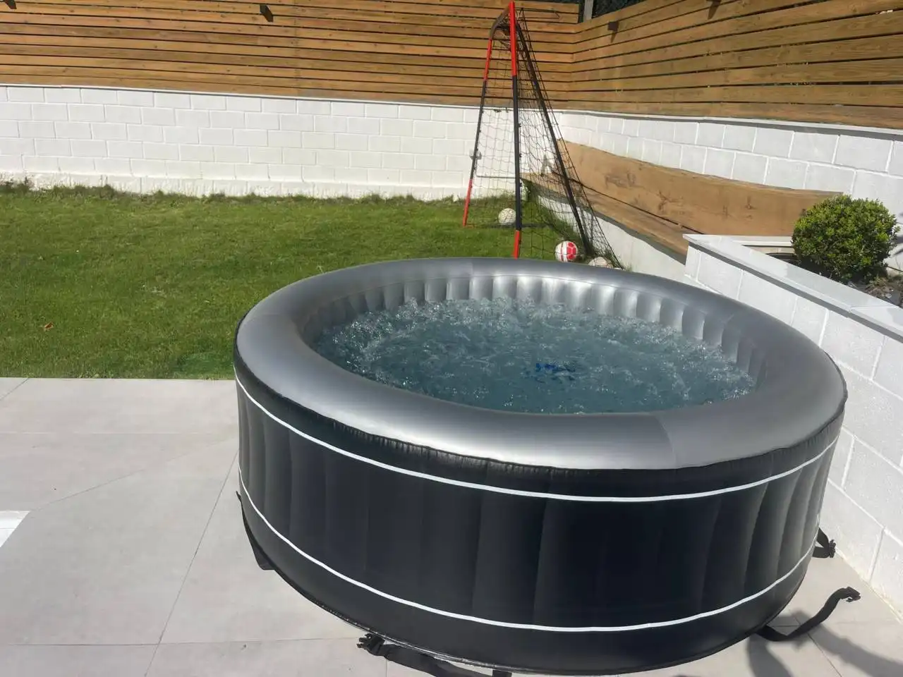 Piscina de Casa o xalet en venda en Donostia - San Sebastián  amb Aire condicionat, Calefacció i Jardí privat