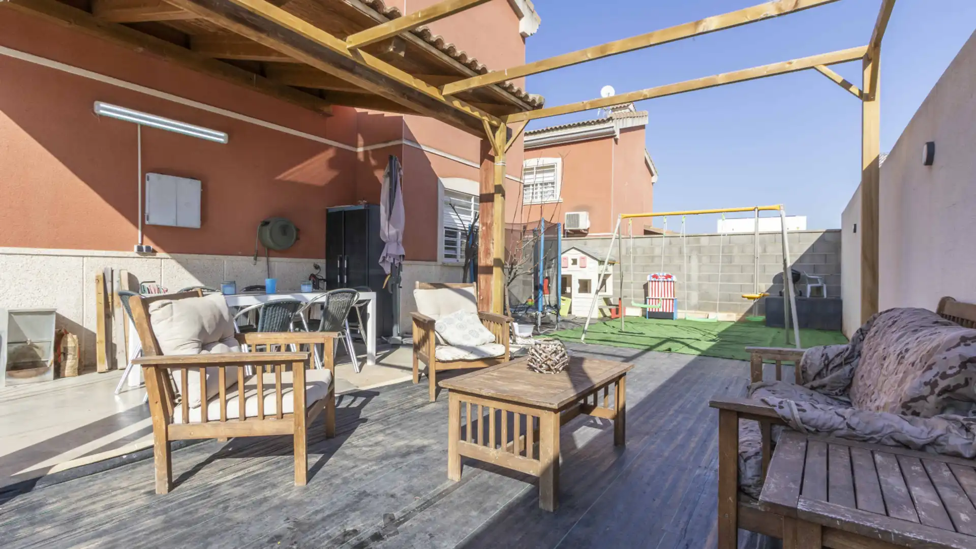 Terraza de Casa o chalet en venta en La Pobla de Vallbona con Aire acondicionado, Calefacción y Jardín privado