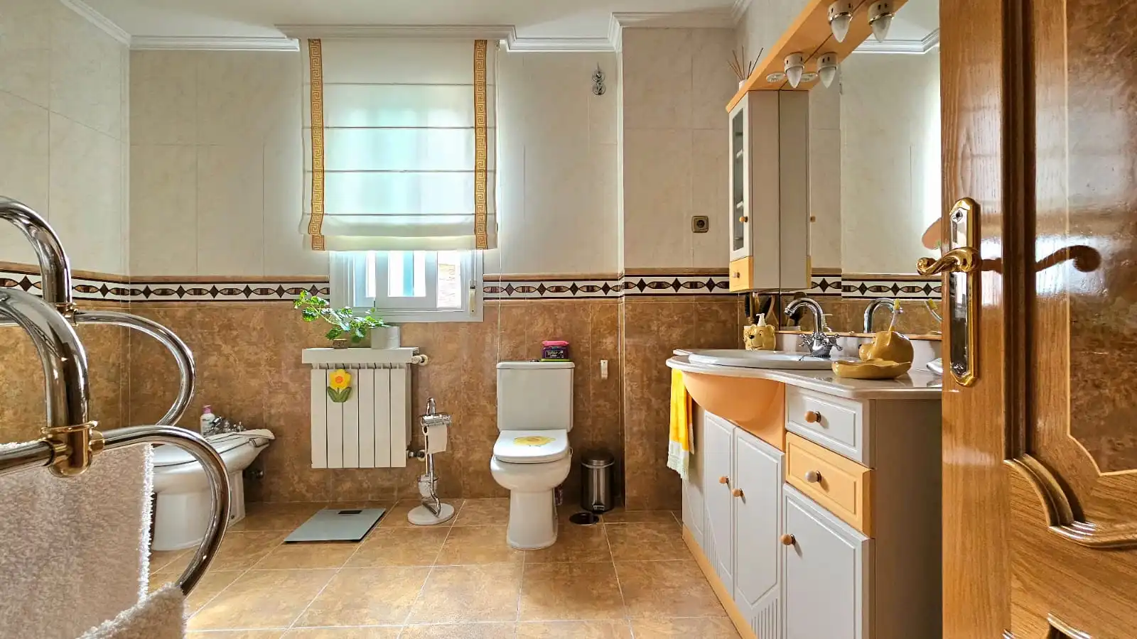 Baño de Casa adosada en venta en Torrejón de la Calzada con Aire acondicionado, Calefacción y Jardín privado