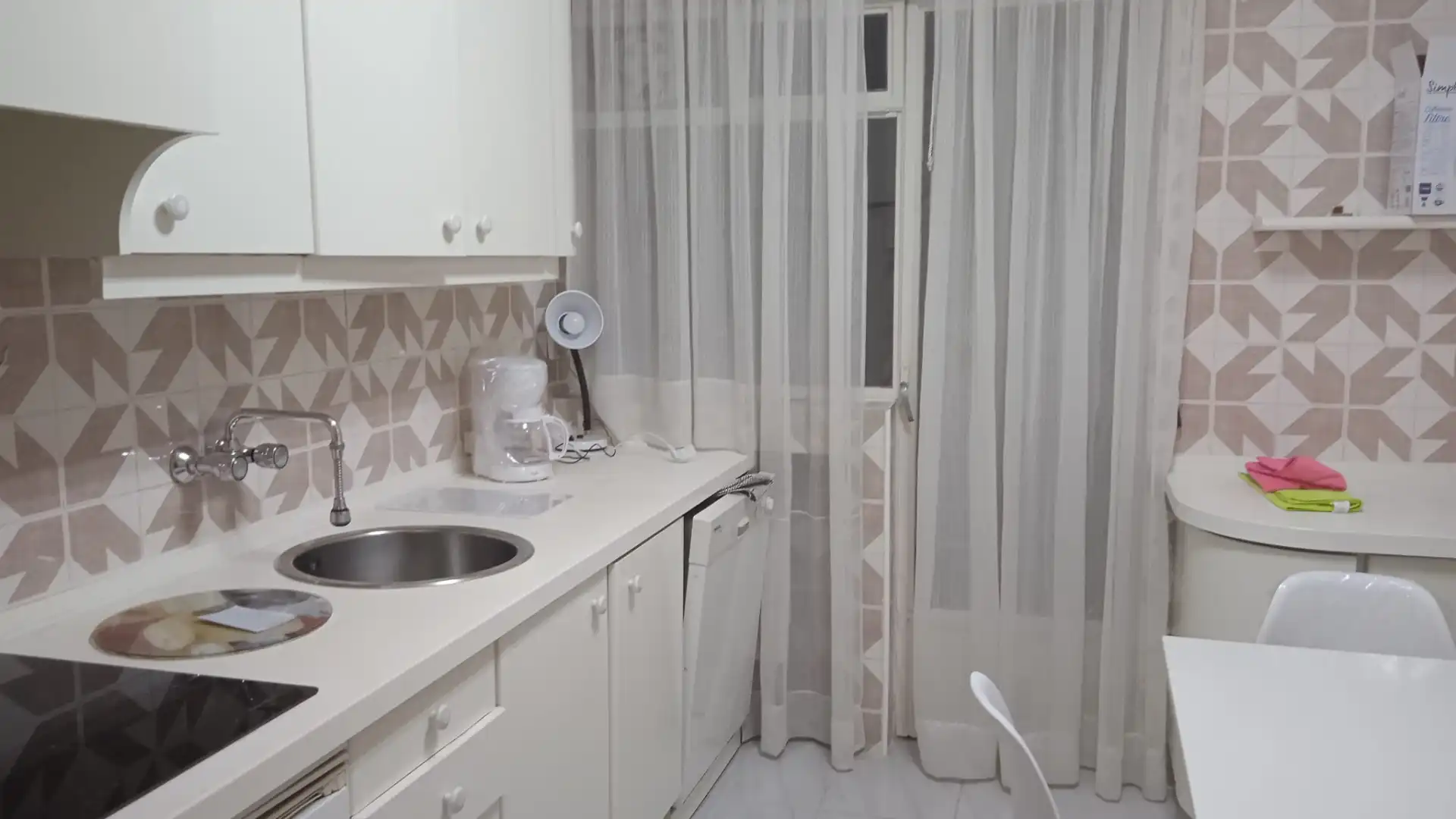 Küche von Wohnung zur untervermieten in Salamanca mit Heizung, Parkett und Möbliert