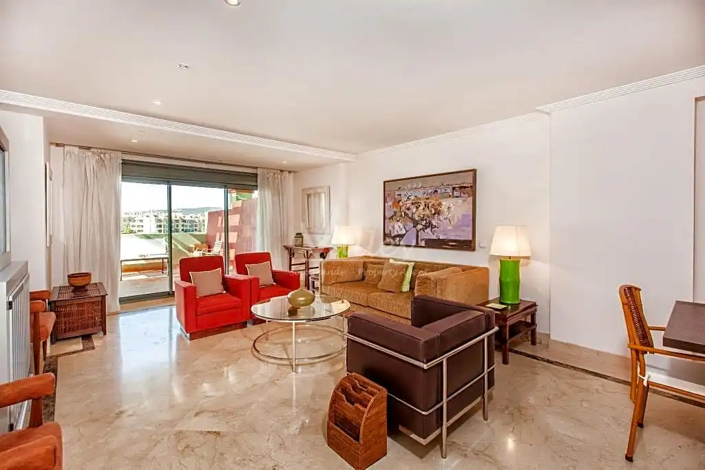 Sala de estar de Ático de alquiler en Sotogrande con Aire acondicionado, Calefacción y Terraza