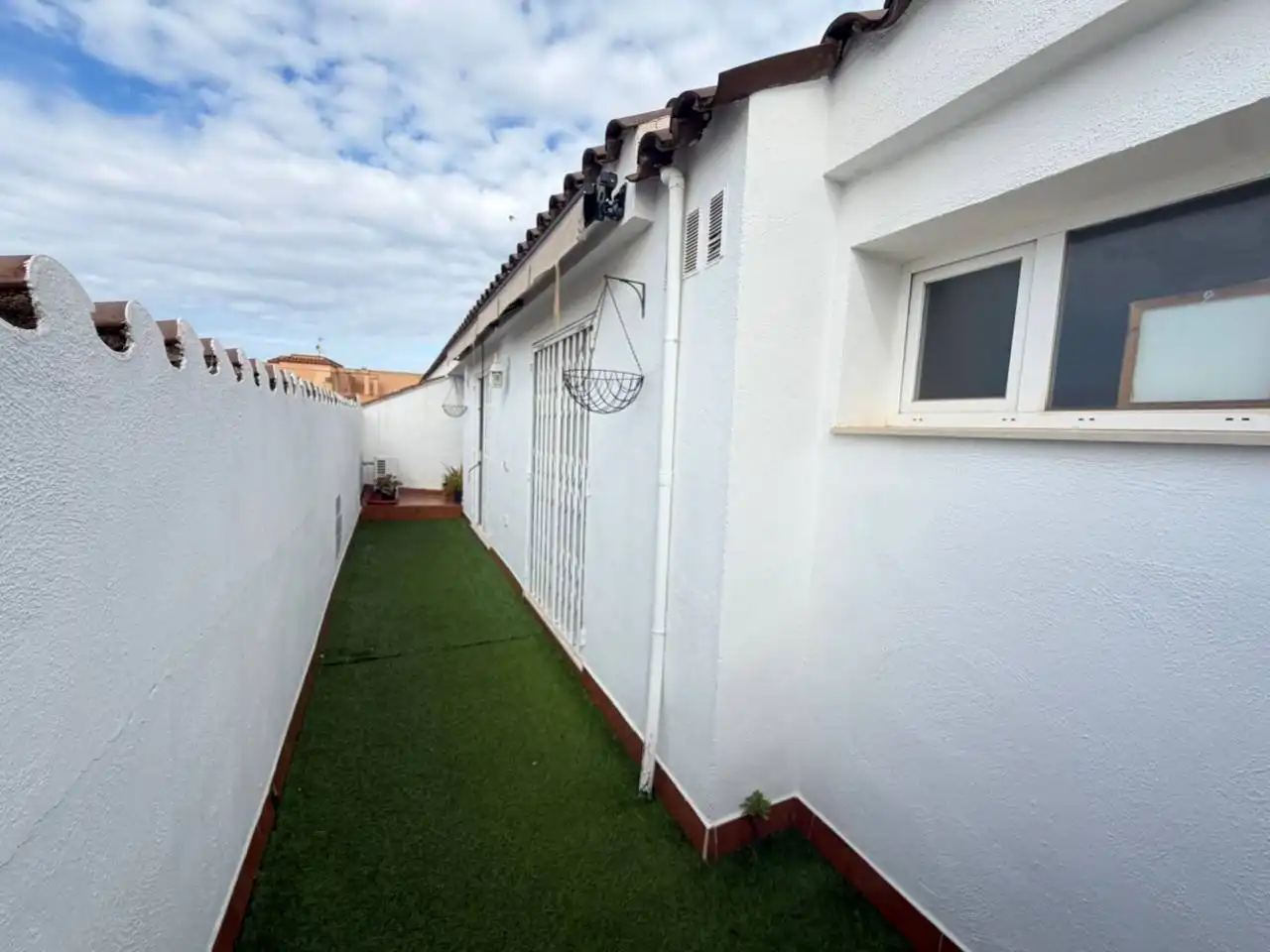 Vista exterior de Pis en venda en Castellón de la Plana / Castelló de la Plana amb Aire condicionat, Terrassa i Traster