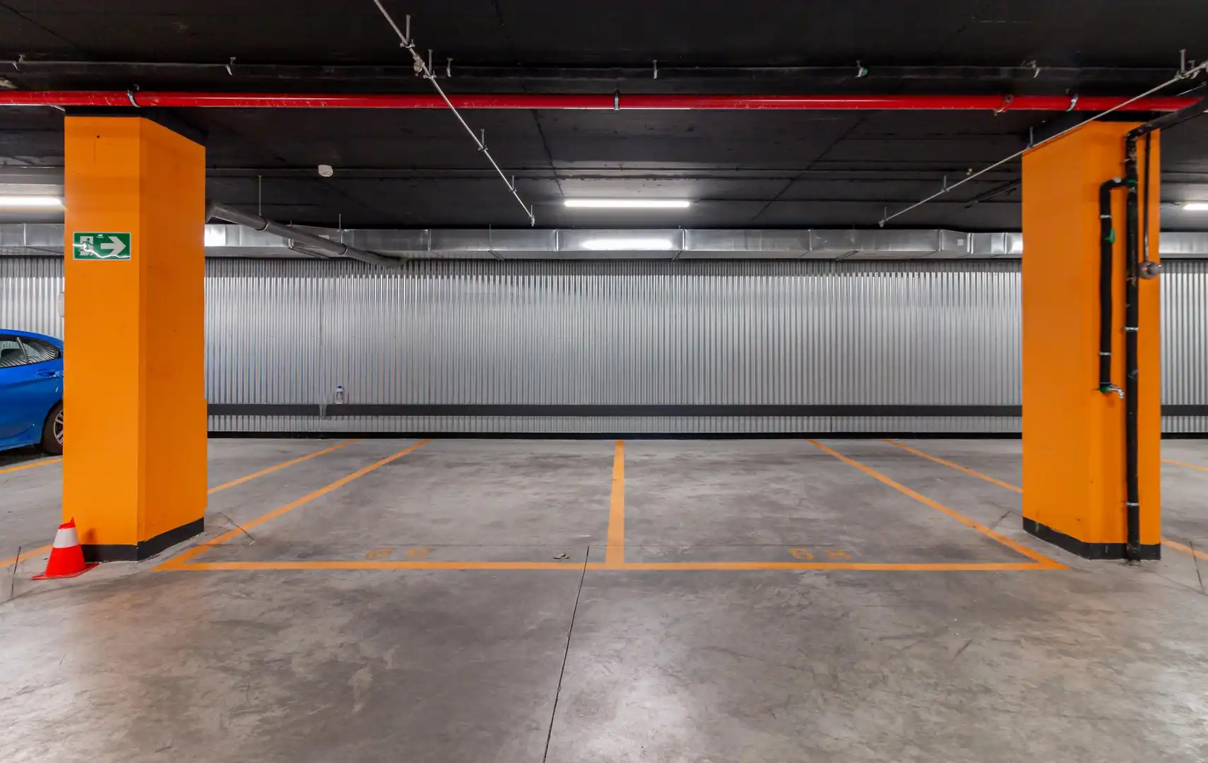 Parking de Apartamento en venta en Madrid con Calefacción, Jardín privado y Piscina comunitaria