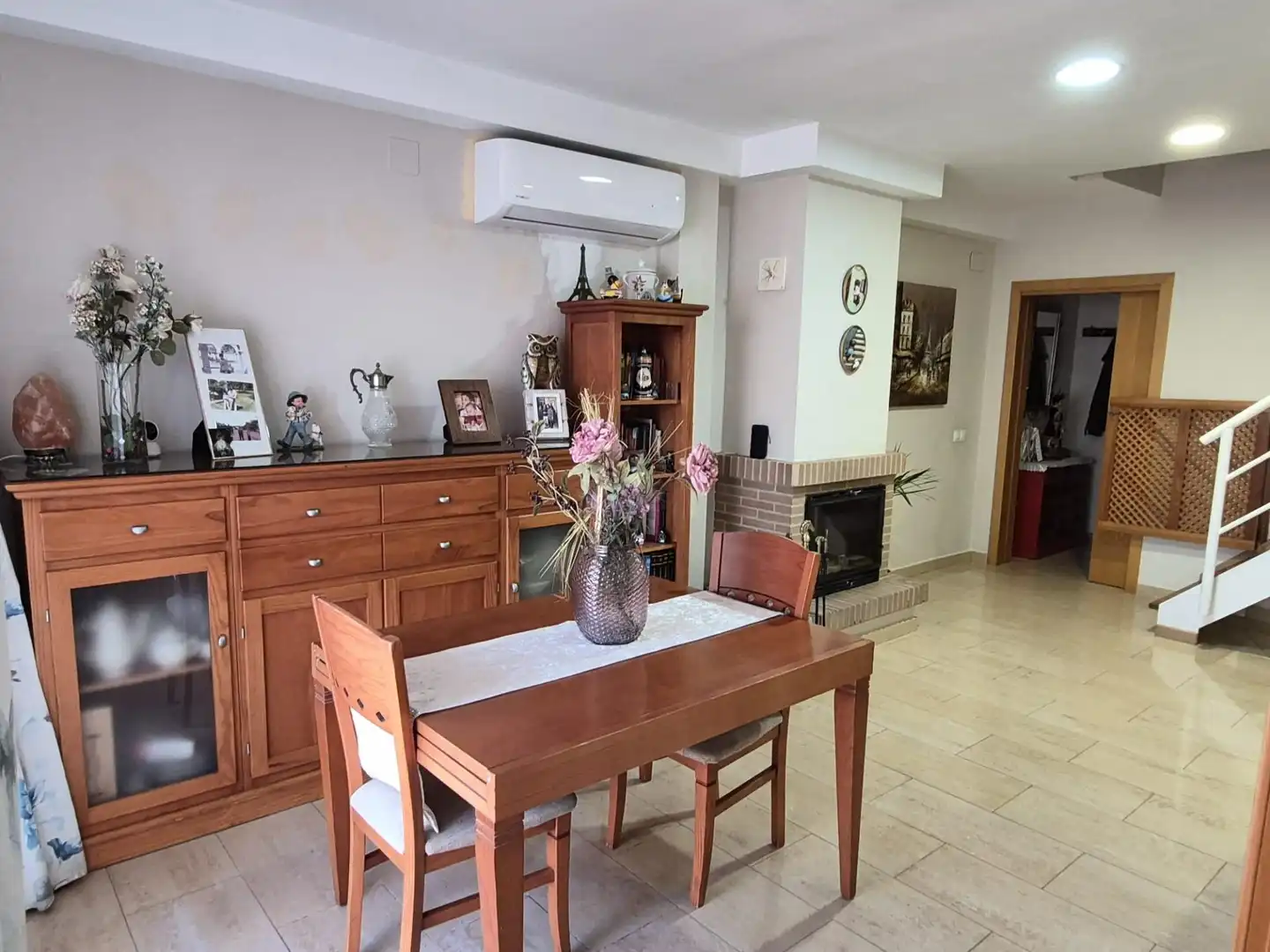 Sala de estar de Casa adosada en venta en Pilas con Aire acondicionado, Terraza y Trastero