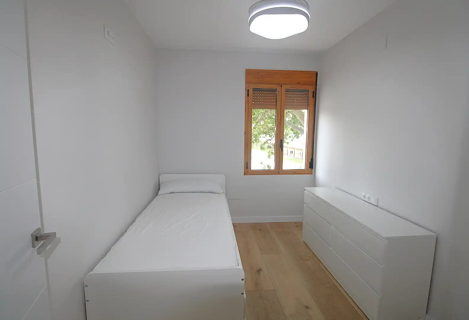 Dormitori de Apartament de lloguer en Valencia amb Parquet, Moblat i Forn