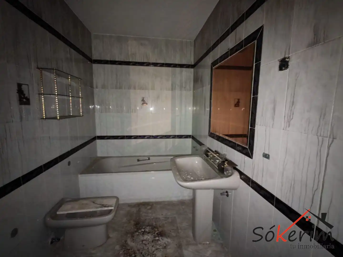 Baño de Piso en venta en San Román de los Montes con Calefacción, Jardín privado y Terraza