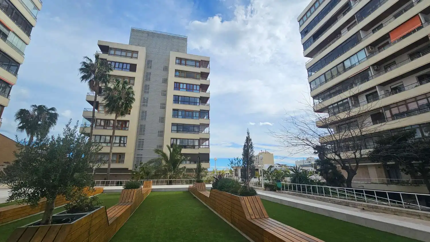 Vista exterior de Apartamento en venta en Torremolinos con Aire acondicionado, Calefacción y Piscina