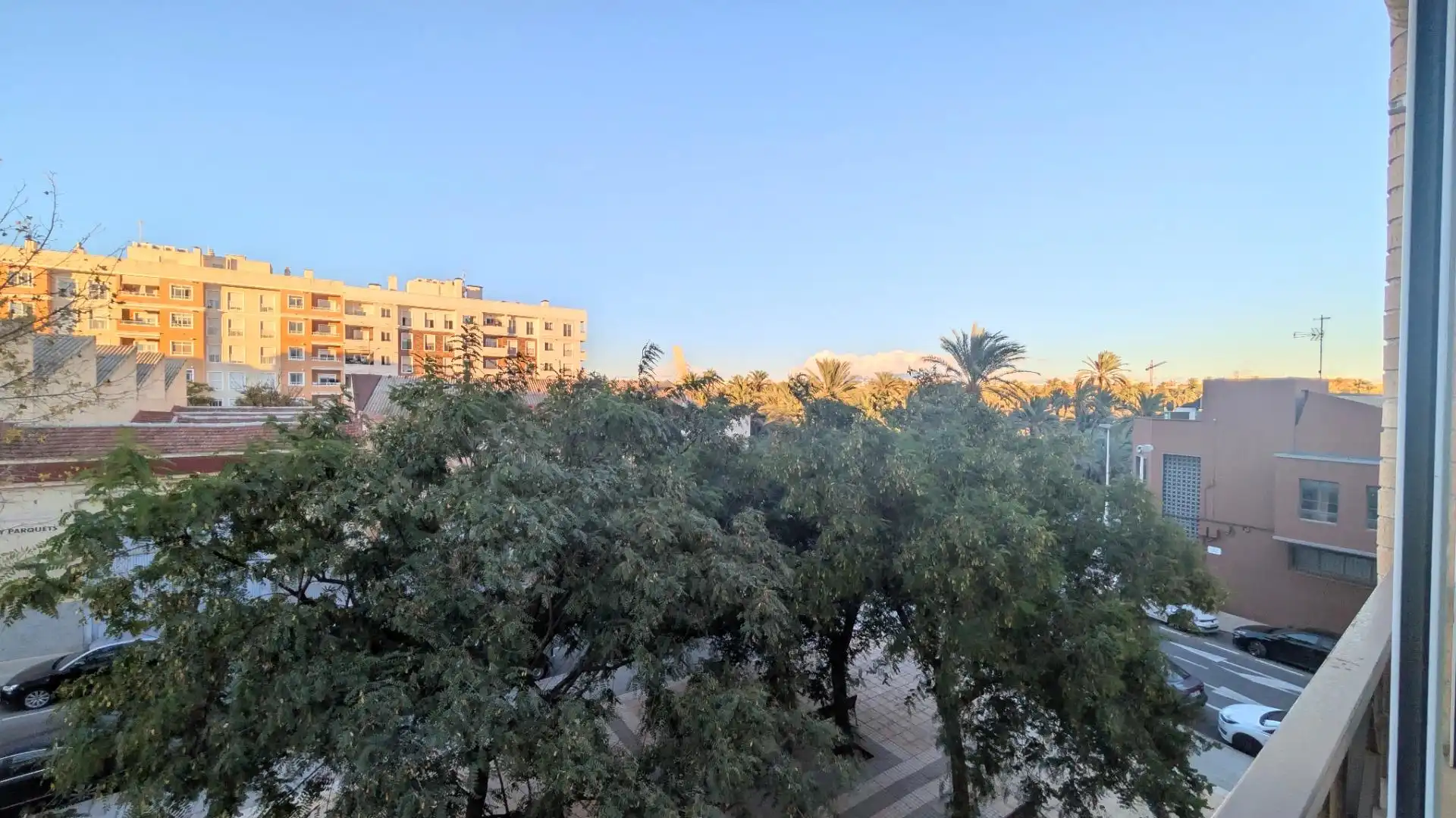 Vista exterior de Pis en venda en Elche / Elx amb Aire condicionat