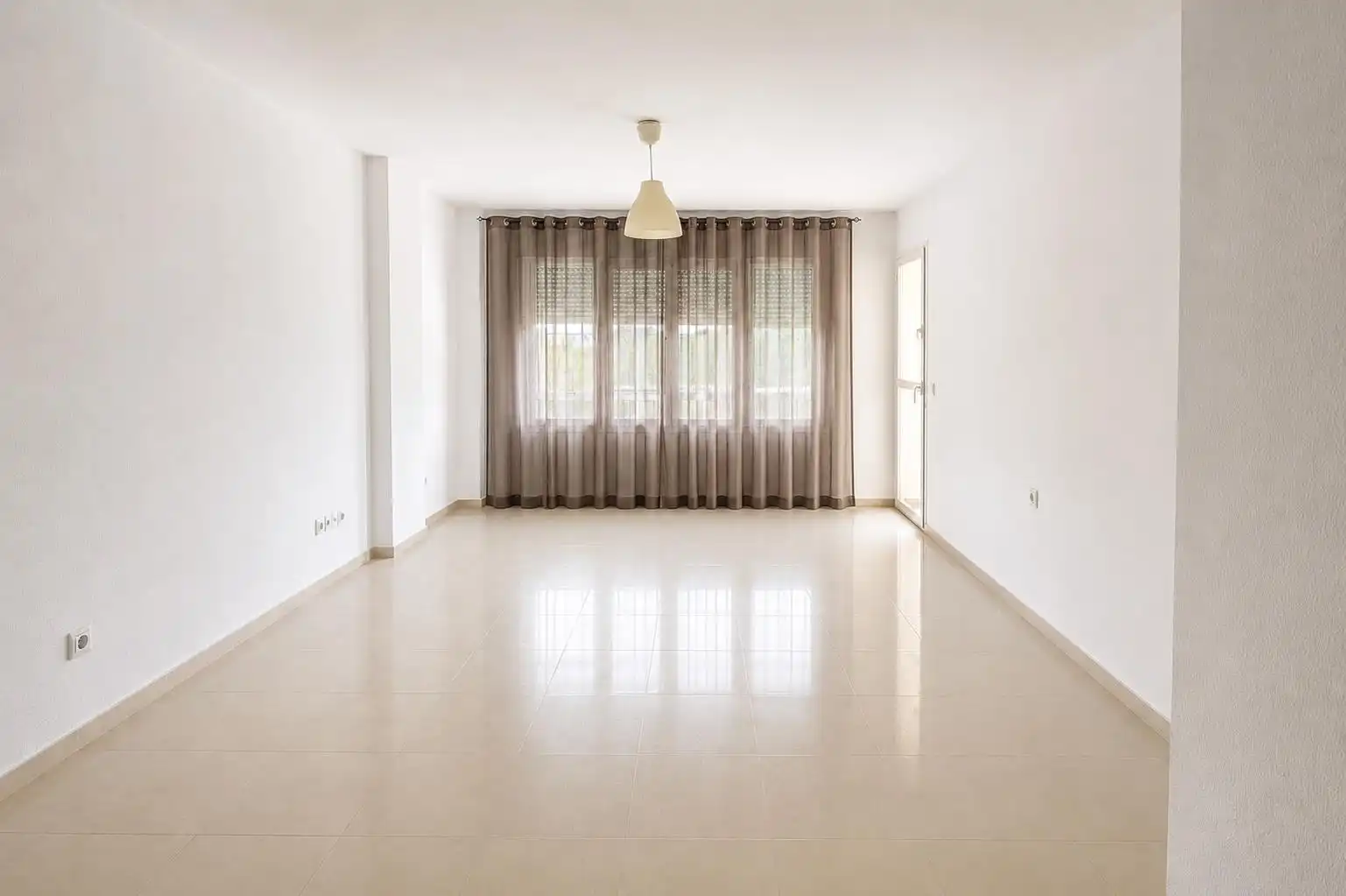 Sala de estar de Piso en venta en Málaga con Aire acondicionado, Calefacción y Jardín privado