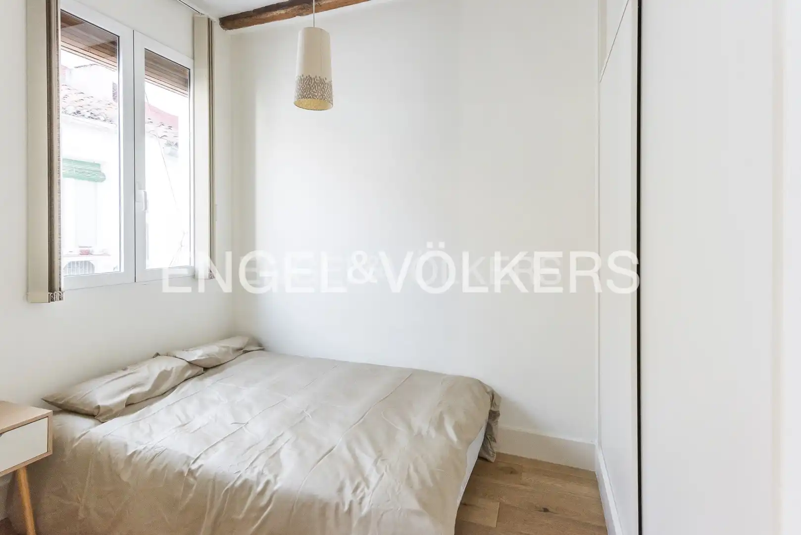 Bedroom of Attic for rent in Madrid  with Air Conditioner, Heating and Parquet flooring