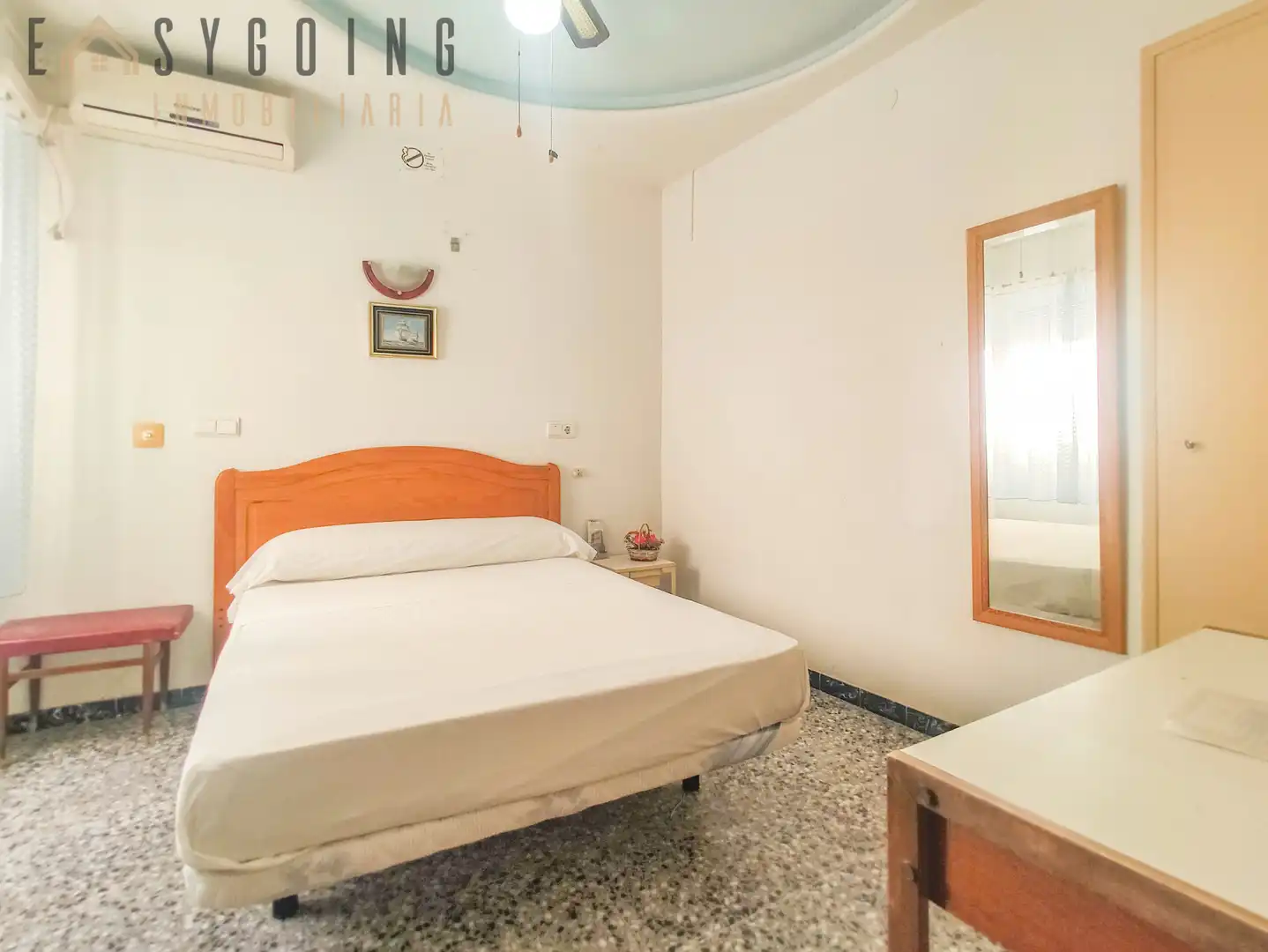 Habitación de Edificio en venta en Santa Pola