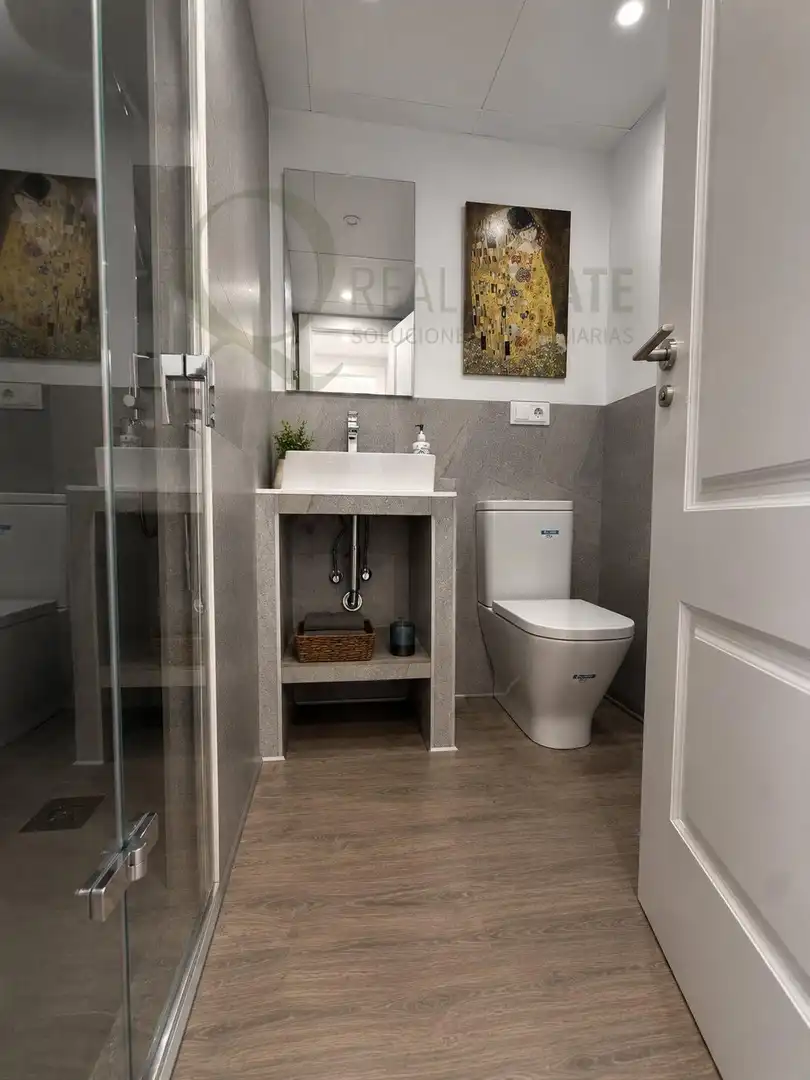Bathroom of Flat for sale in El Campello  with Air Conditioner, Heating and Private garden