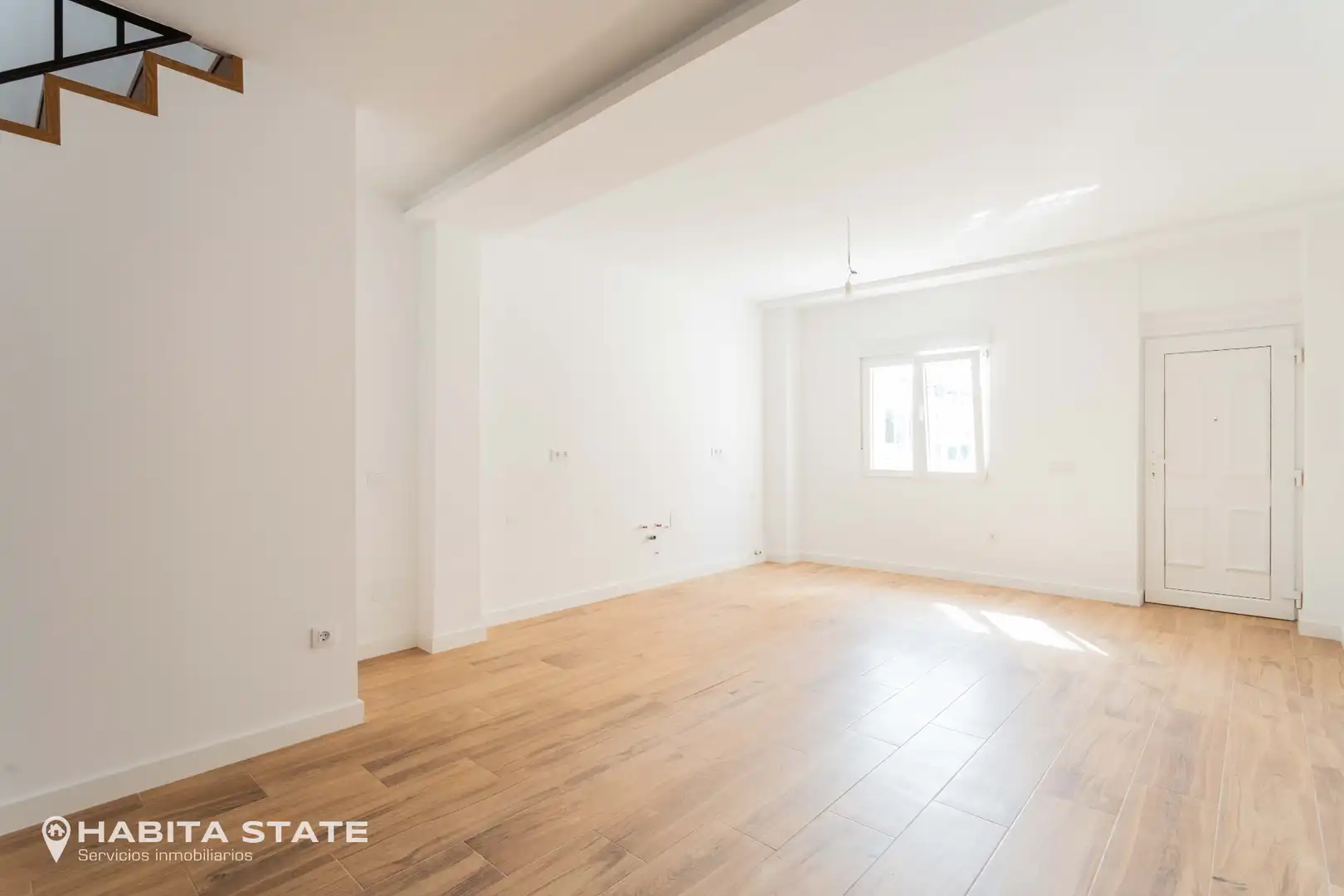 Vista exterior de Casa o xalet en venda en Almería amb Terrassa i Traster