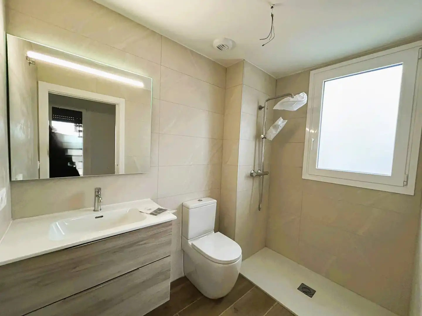 Baño de Piso de alquiler en Cambrils con Aire acondicionado, Calefacción y Terraza