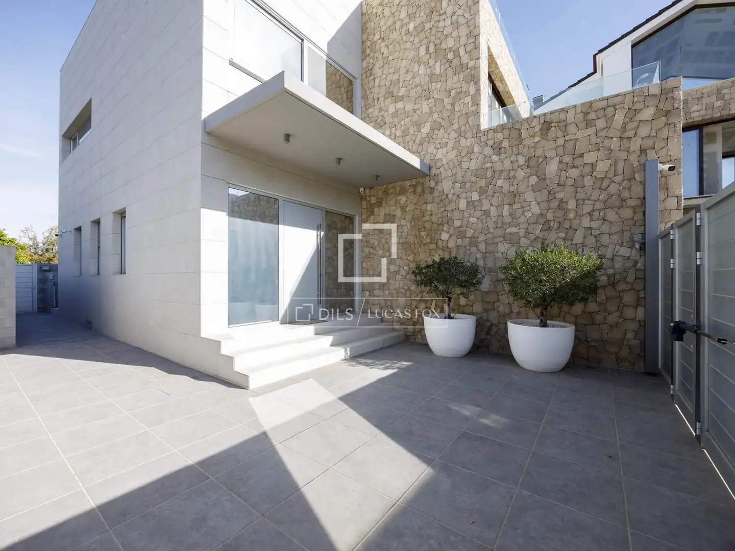 Vista exterior de Casa o chalet en venta en Sagunto / Sagunt con Aire acondicionado, Calefacción y Jardín privado