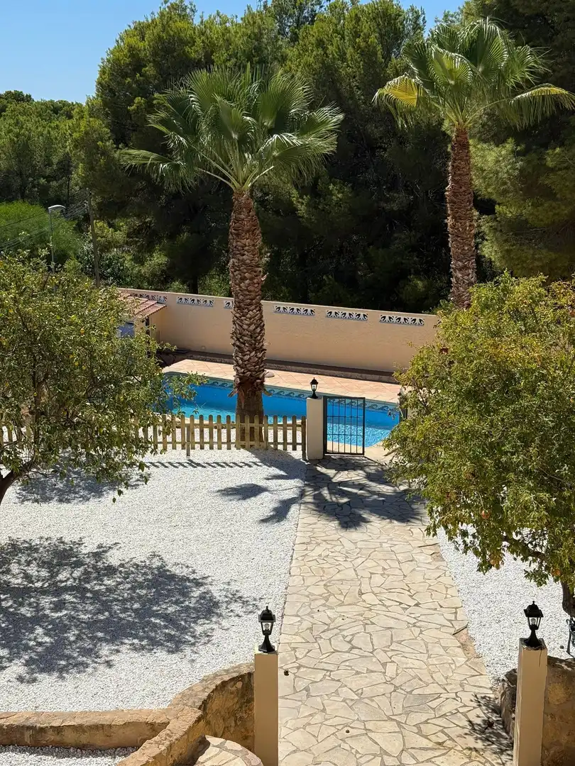 Piscina de Casa o chalet en venta en La Nucia con Jardín privado, Trastero y Piscina