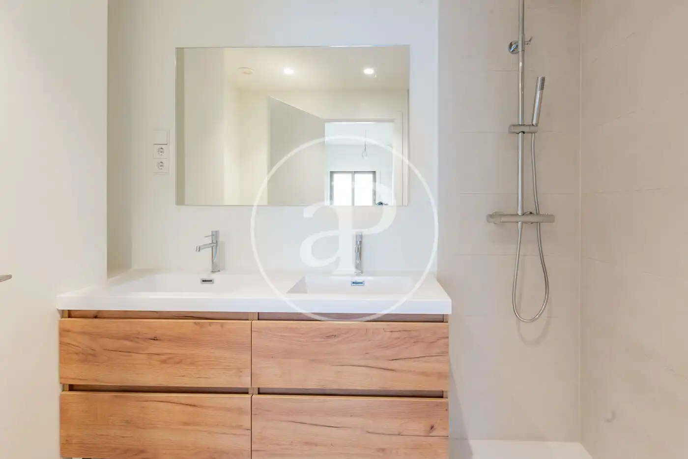 Badezimmer von Wohnung zum Verkauf in Ciudad Lineal