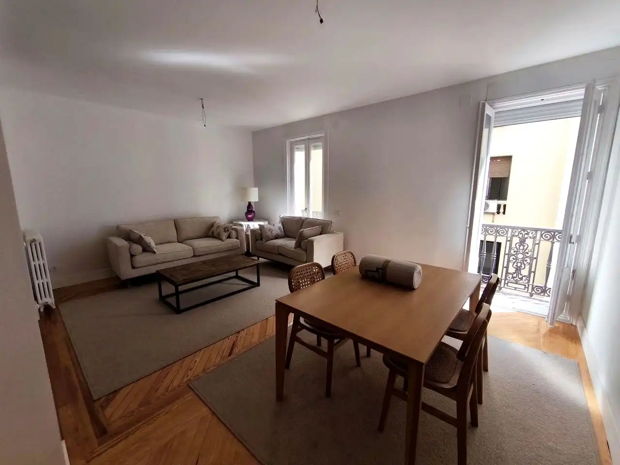Wohnzimmer von Wohnung zur Miete in Madrid mit Terrasse
