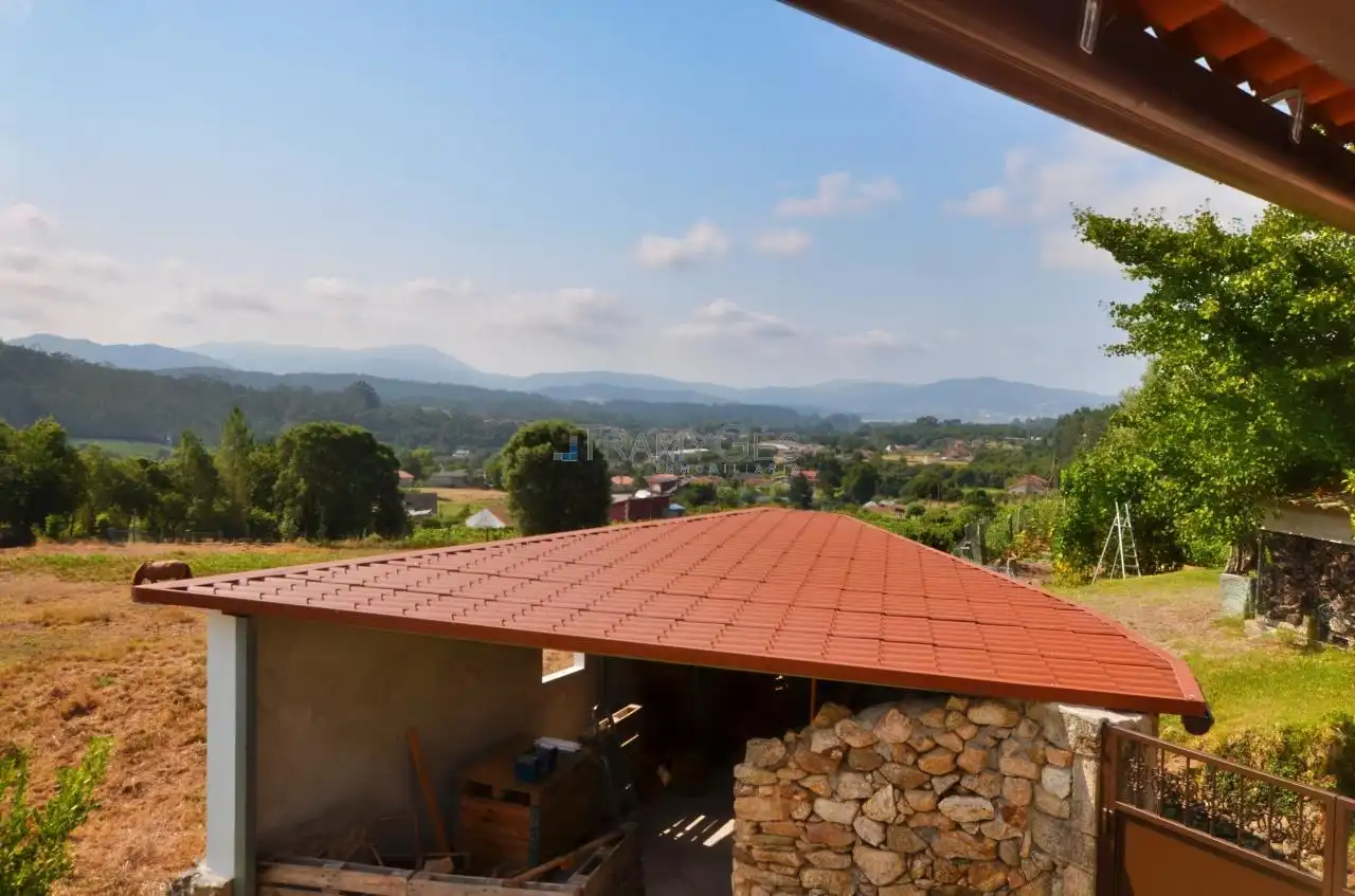 Terrassa de Casa o xalet en venda en O Rosal   amb Calefacció, Jardí privat i Terrassa