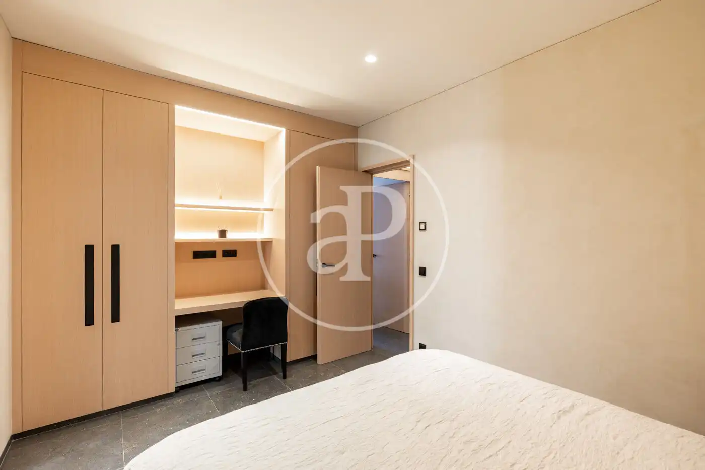 Schlafzimmer von Wohnung zum Verkauf in Barcelona mit Klimaanlage und Heizung