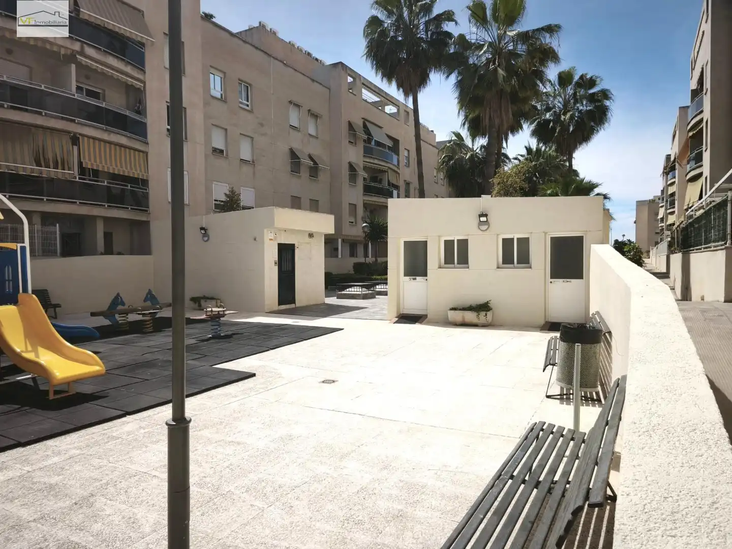 Vista exterior de Piso en venta en Málaga con Aire acondicionado, Terraza y Piscina comunitaria