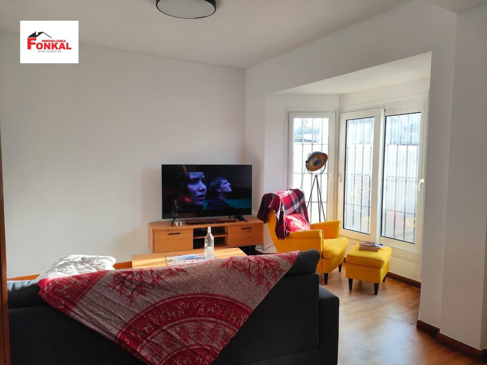 Sala d'estar de Casa adosada en venda en Jerez de la Frontera amb Jardí privat, Terrassa i Balcó
