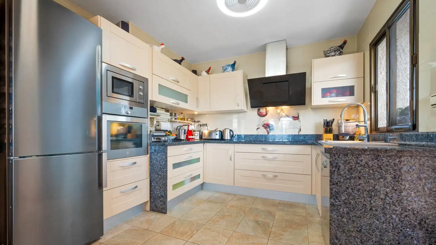Kitchen of Houses for sale in Almuñécar  with Air Conditioner, Private garden and Terrace