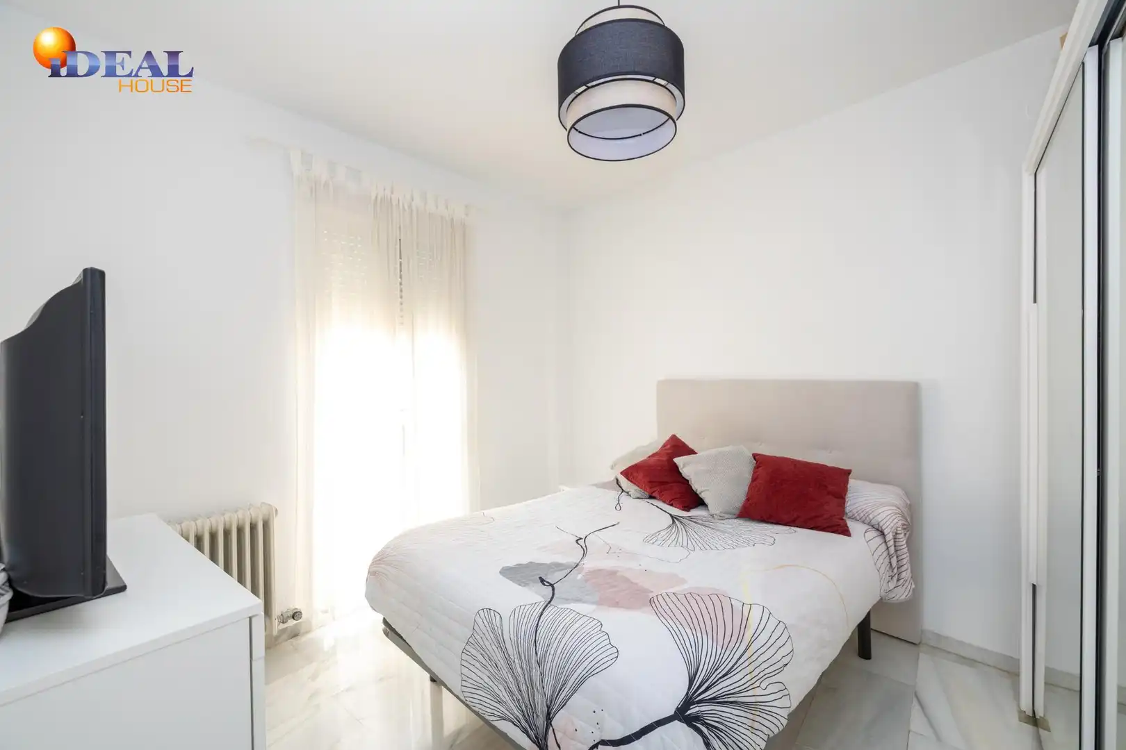 Piso con terraza en venta en Calle GONZALO DE BERCEO, imagen 11