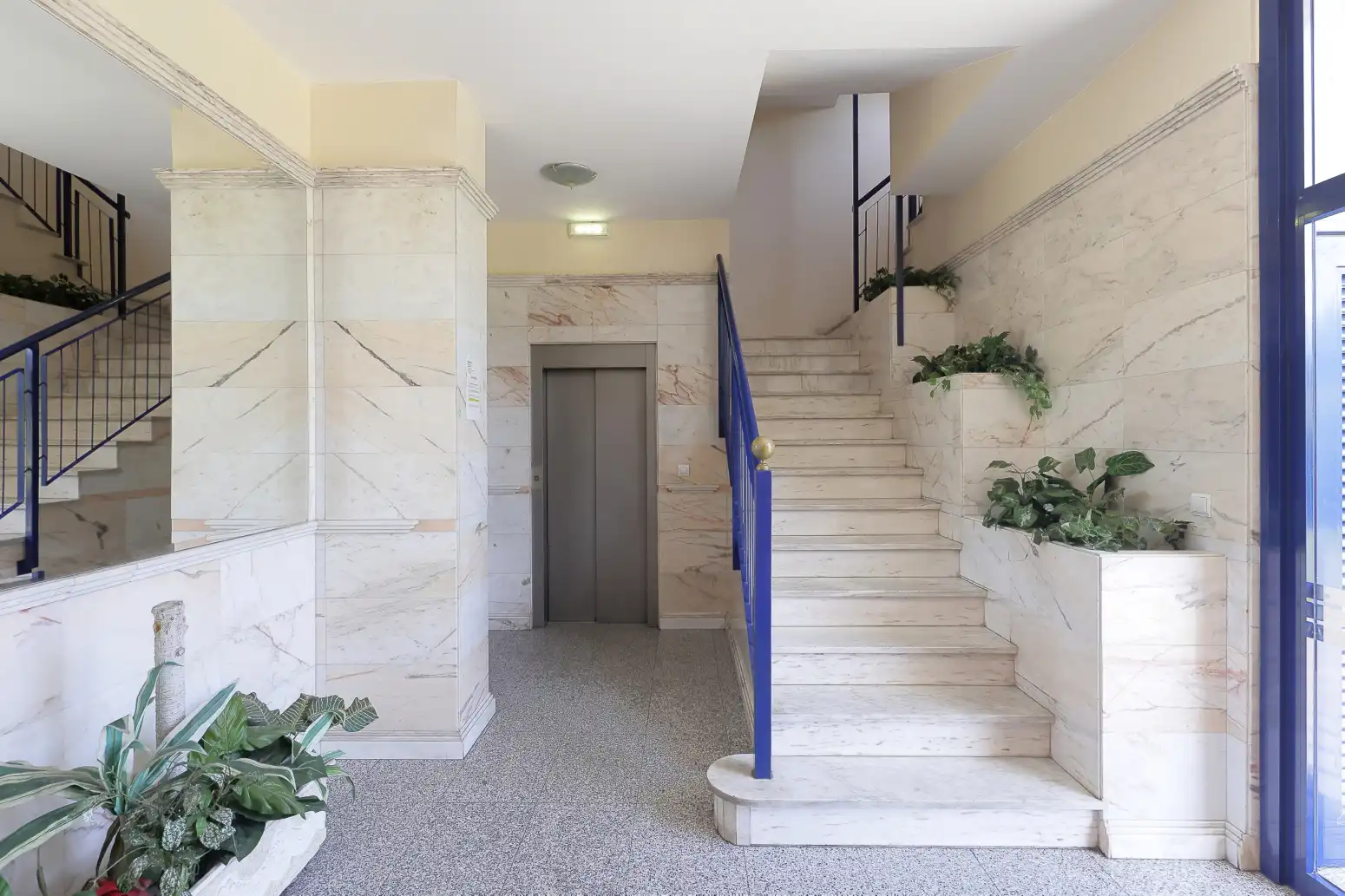 Piso en venta en Oviedo  con Calefacción y Trastero