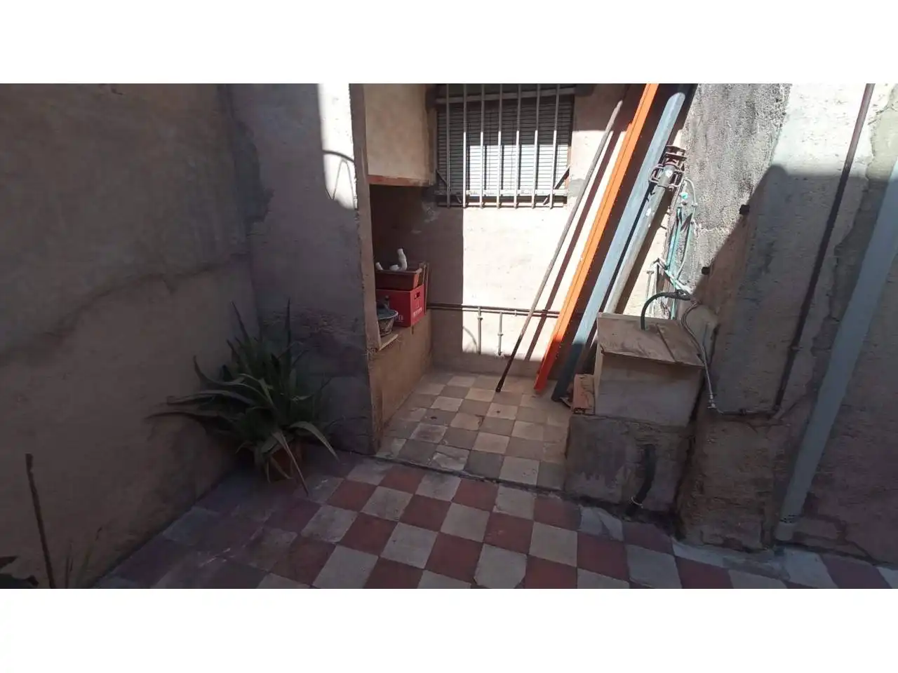Houses for sale in Calle CAMPOAMOR, Centro