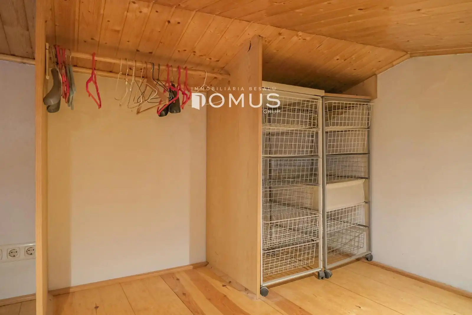 Habitación de Casa o chalet en venta en Tortellà con Parquet, Horno y Balcón